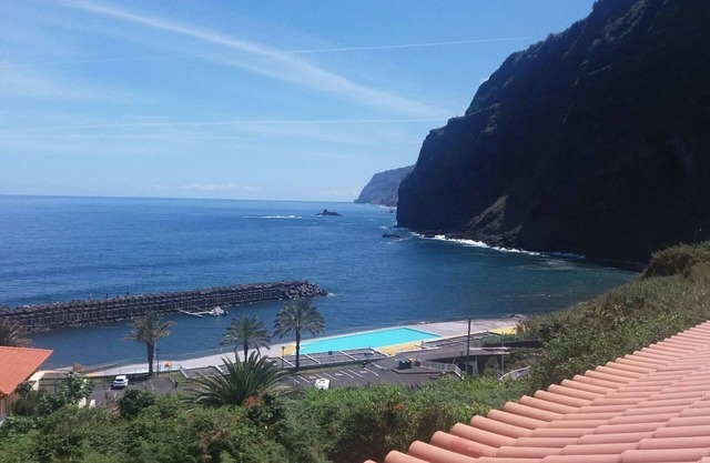 Lovely Sea View 3-bed House in p Delgada, Madeira