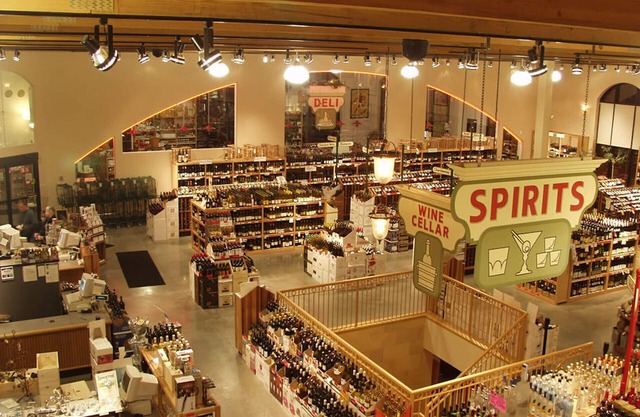 Lovely, spacious Duplex, 2 Blocks from Lake Harriet and downtown Linden Hills