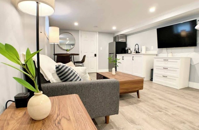 ♥ Lovely Studio - Spotless, W/D, Parking, Private