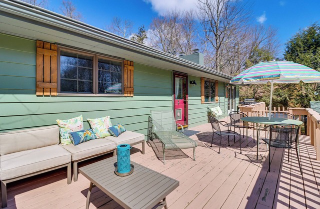 Lovely Tobyhanna Getaway w/Game Room & Fire Pit!