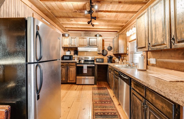 Lovers paradise 15 Min from Rome Georgia! Lower Rates!