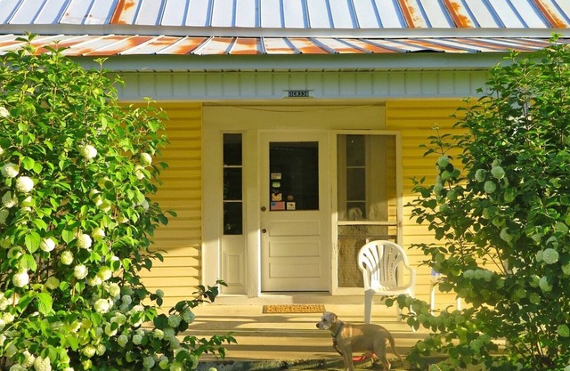 Lovingly restored cottage in Taylor, Mississippi