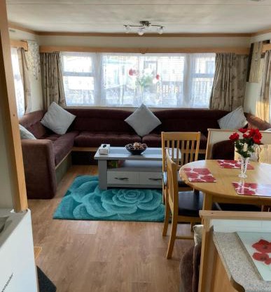 Lovley 3 bedroom Static Caravan in Clarach Bay