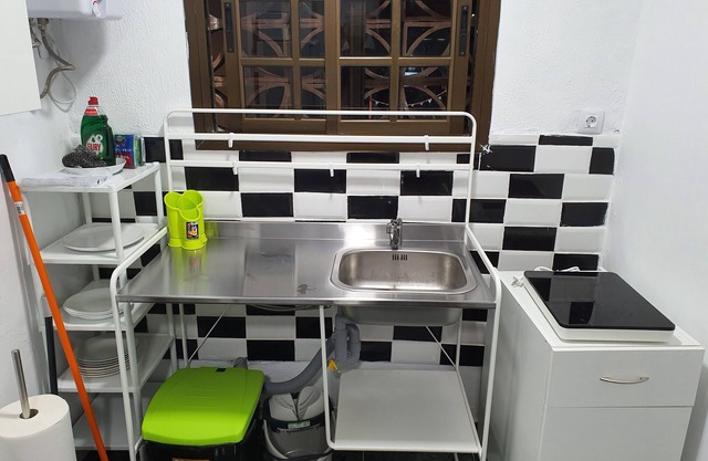 Low Cost Room Plaza de Hierro IV