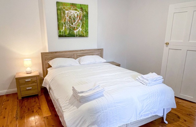 Low Price Clean Linen Free Stuff No. 3 sleep 15 persons