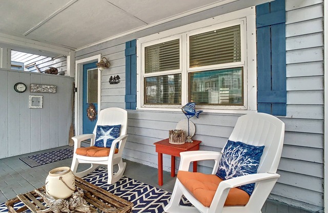 LOW TIDE - 2 Beds/1 Bath - Pet Friendlyn