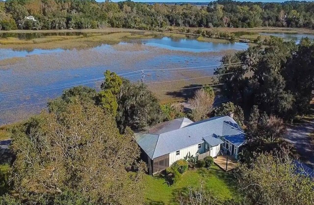Lowcountry Creekside Family get away.