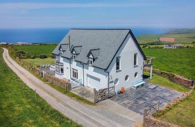 Lower Hendra Cottage