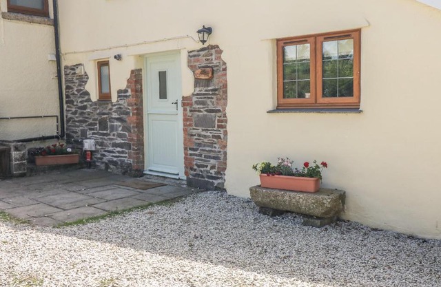 Lower West Curry Cottage