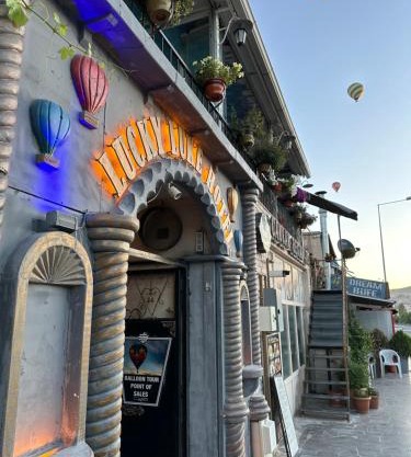 Lucky Luke Stone House