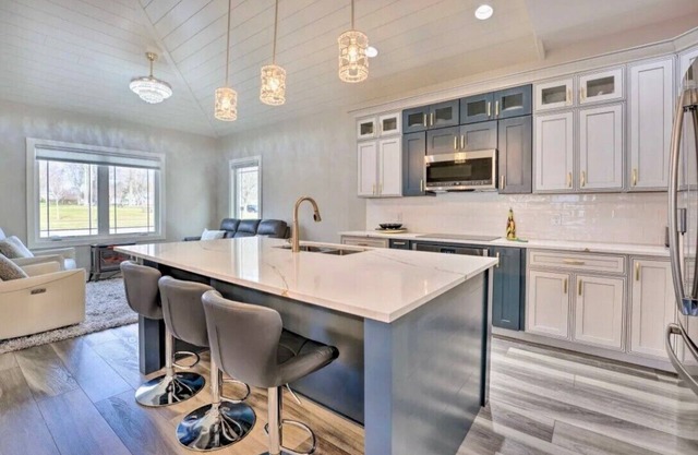 Ludington Beach Casita - 4 blocks from Ludington Beach and close to Marinas.