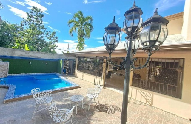 Lujosa villa completa 4hab con Piscina y Barbacoa