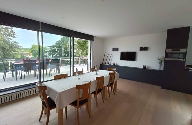 Luminous Penthouse in the elegant district of Brussels, very design 70 m2 terrace