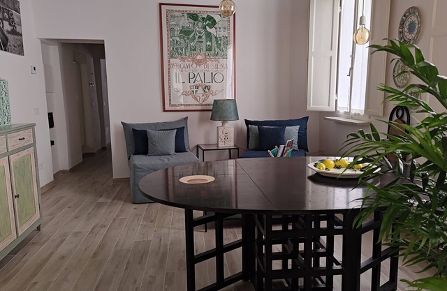 LunaNova, one minute from the Campo and Duomo, brand new and quiet.