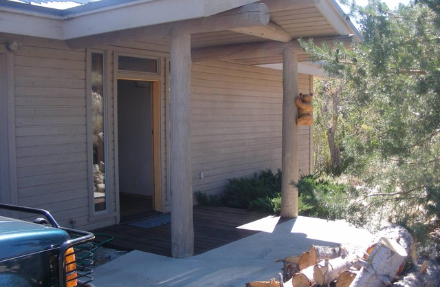 Lundy House - Lundy Canyon