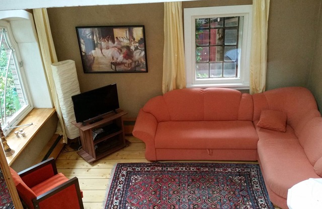 LÜNEBURG: Idyllic, bright garden house in the center of a historic half-timbered town