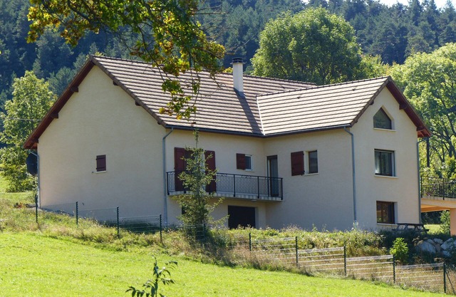 "Luslecheylard" Modern 4 Bedroom Detached House with Stunning Views