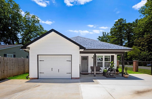 Lux Oasis New Construction wHtub/PETS WELCOME