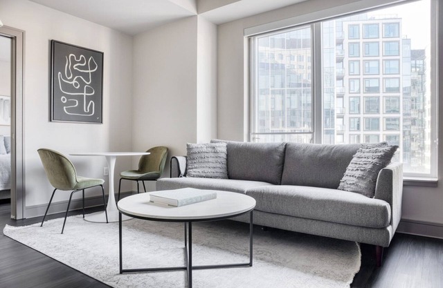 Lux Seaport 1BR w/Gym on Harbor by Blueground