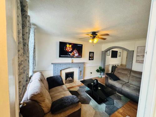 Luxe 2 Bedroom House Derby City