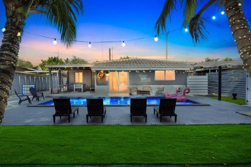 Luxe 4BR Miami Pool-Near Airport-Games-Backyard
