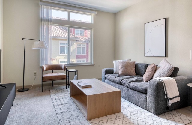 Luxe Dublin 3BR w/Pool & Spa, nr BART & Groceries, by Blueground