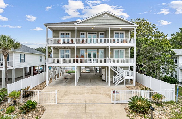 Luxe Home w/Free Htd Pool, 50 Steps to Beach, Elevator, Putting Green, Tiki Bar