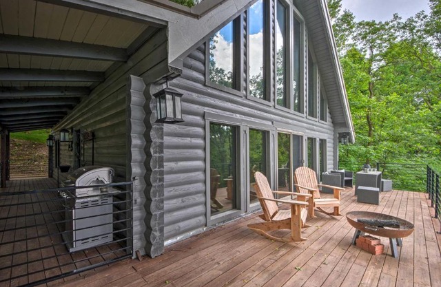 Luxe Jasper Cabin with Deck and Blue Ridge Mtn Views!