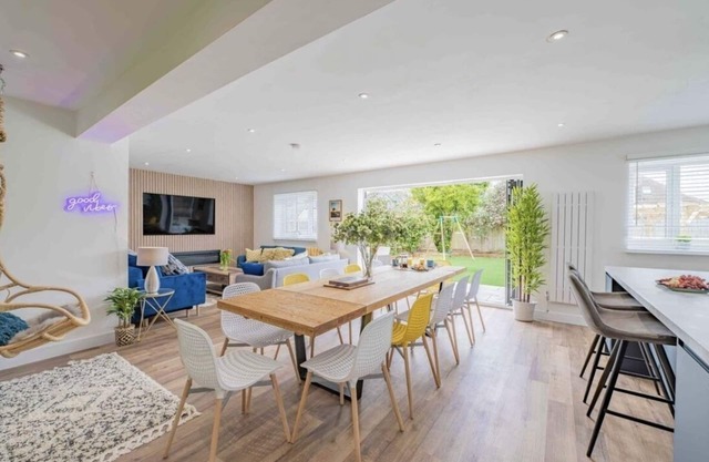 Luxe Ocean +playroom +Seascape/sleeps 12