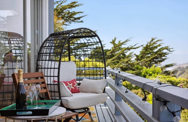 Luxe Oceanview Game Room Retreat in Ideal Location