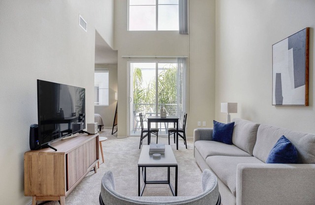 Luxe Playa Vista 1BR w/Gym & Pool Table, close to Beach, by Blueground