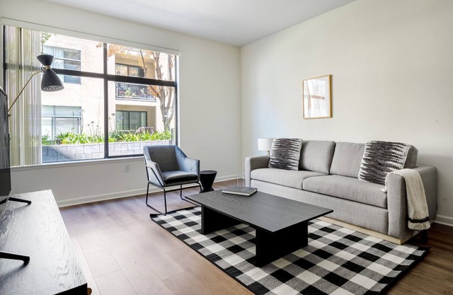 Luxe San Jose 1BR w/Gym, Pool, W/D, walk to WF + Caltrain, by Blueground