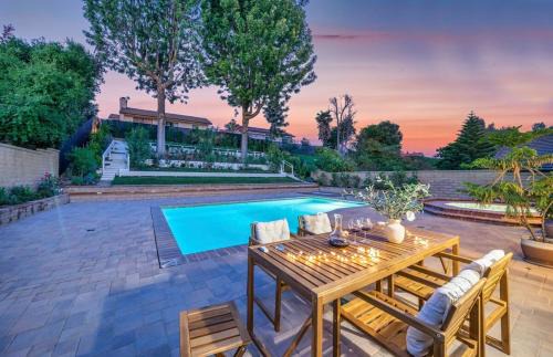 Luxe Sundance Villa 3BR with Pool and Spa Near Disney