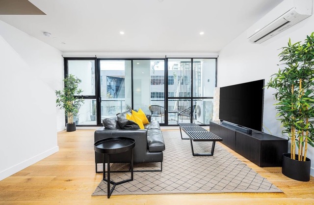 Luxe Tri-Level Opp Westfield Pool Gym Park for 2