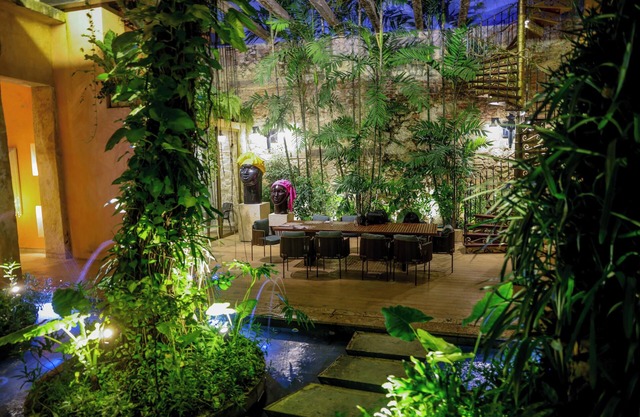 Luxe villa within Walled Town in Cartagena, adorned with masterpieces. 12 guests