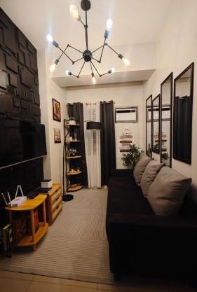 LuxHomme 2- Bedroom Luxury Condo Unit