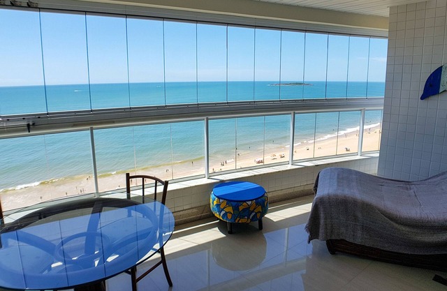 Luxo e Conforto com Vista do Mar de VV