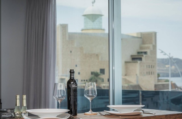 Luxury Suite Facing Las Canteras Beach