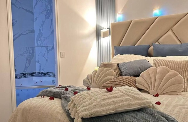 Luxueux Appartement Jacuzzi Proche de Paris