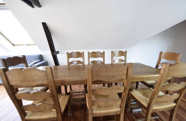 Luxuriöse Messe- und Ferienwohnung ca. 130qm mit Balkon.