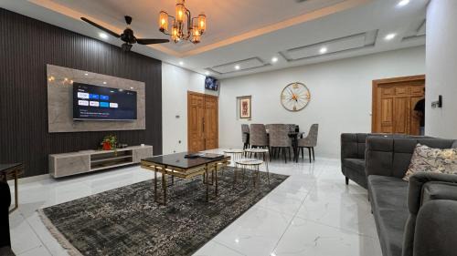 Luxurious 2 Bed Apartment in Top City Islamabad