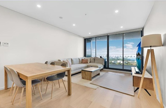 Luxurious 2 Bedroom Apartment St Leonards NSW