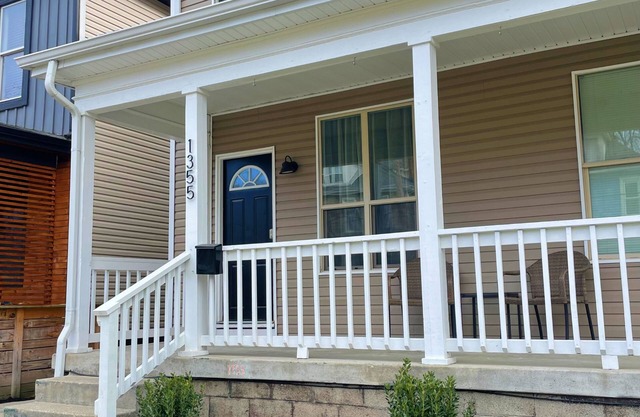 Luxurious 2-bedroom house with WiFi, AC in enchanting Columbus