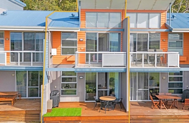 Luxurious 2-Bedroom Spa Apartment with Ocean Views