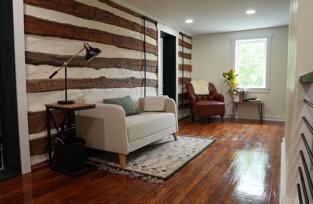 Luxurious 3-Bedroom Home Surrounded by Natural Beauty, Close to Top Attractions