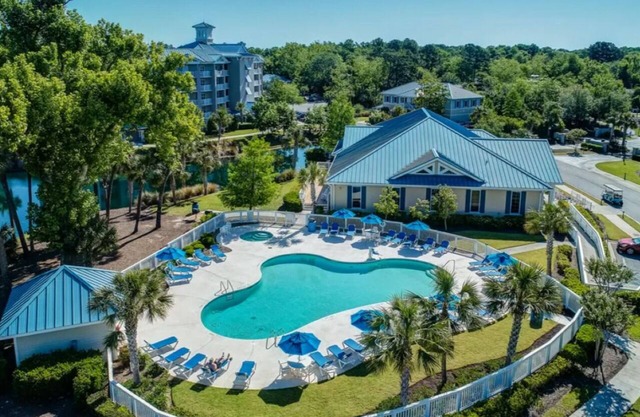 Luxurious 3BR Stay w/Intracoastal Views + Stunning Sunset Backdrop