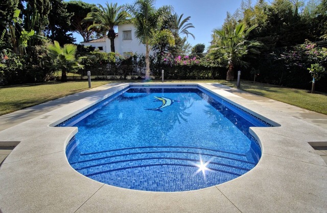 Luxurious 5* beachside villa with private pool