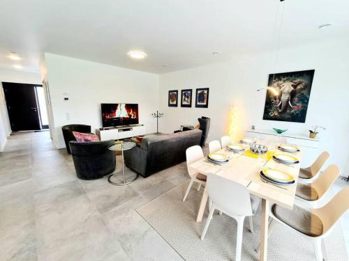 Luxurious 5 bedrooms house