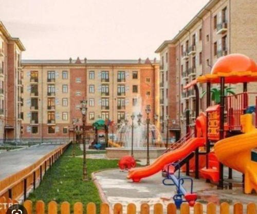 LUXURIOUS ACCOMMODATION IN 2BR APARTMENT, IN A SECURED AREA WITH COMFORTABLE DISTANCE TO R/W STATION, AIRPORT AND CITY CENTER.