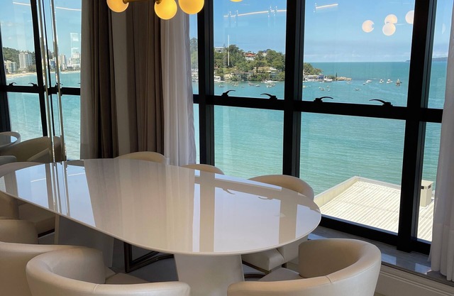 Luxurious Apartment with Sea Views and Itapema Beach Views